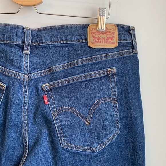 Levi’s Wedgie Jeans - Picture 6 of 8